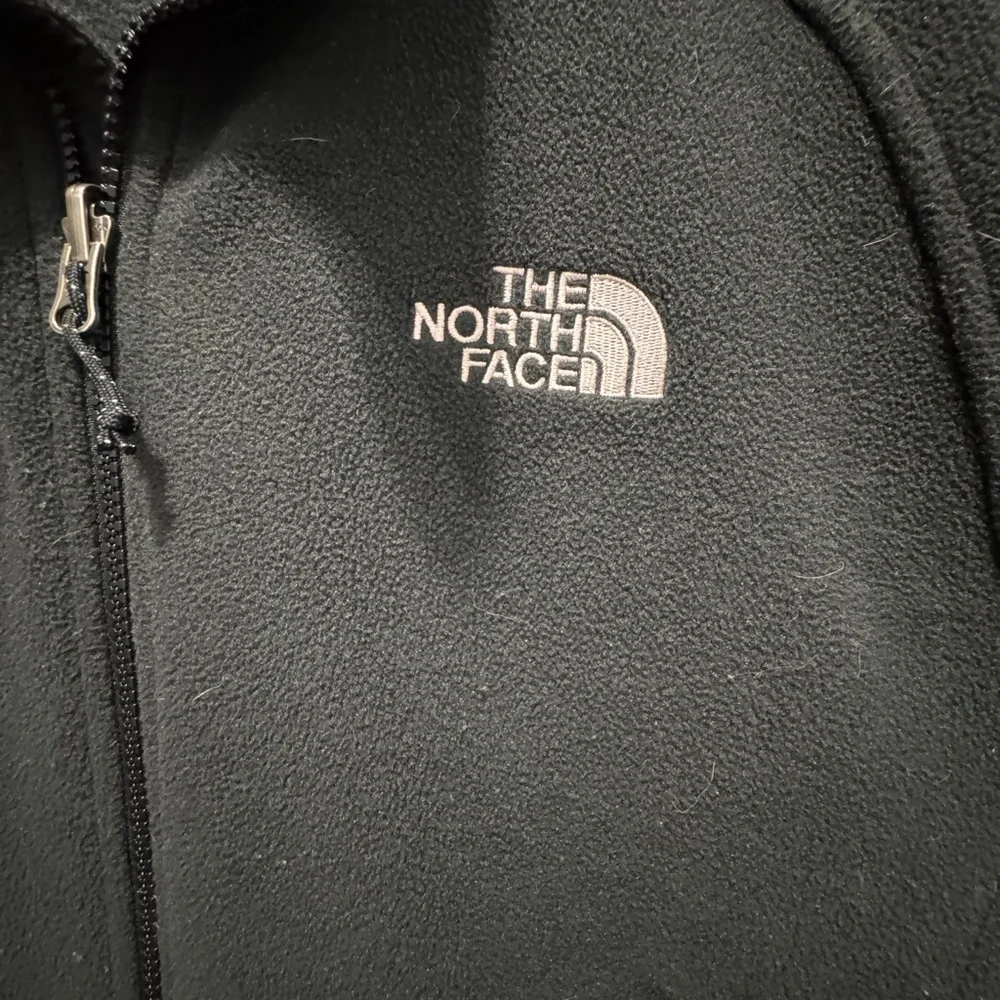 The North Face size M black zip up fleece jacket sweater